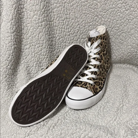 Leopard Print High-Top Sneakers - Picture 2 of 3